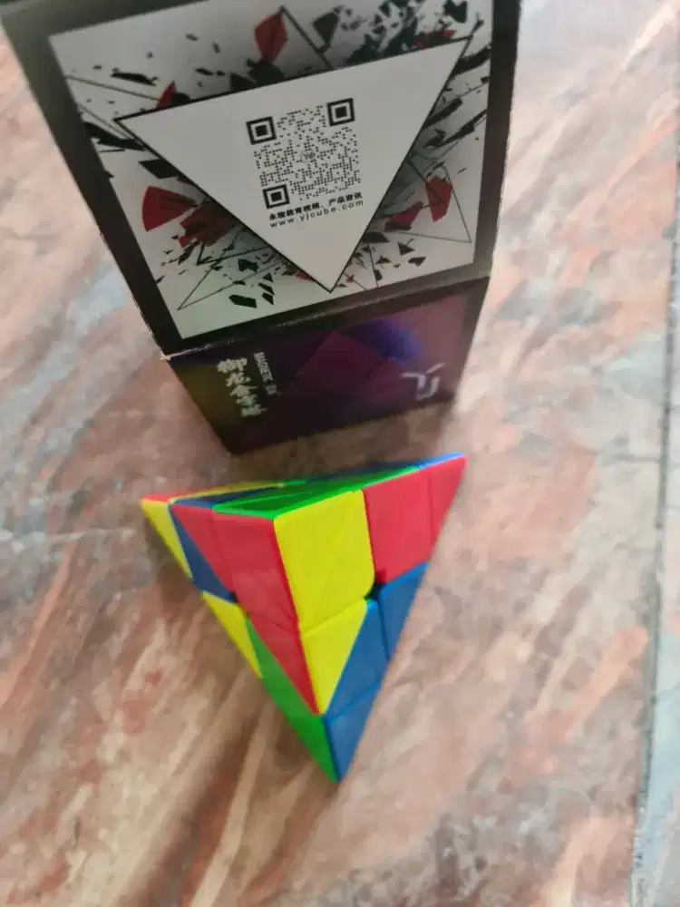 RUBIK SEGITIGA Original