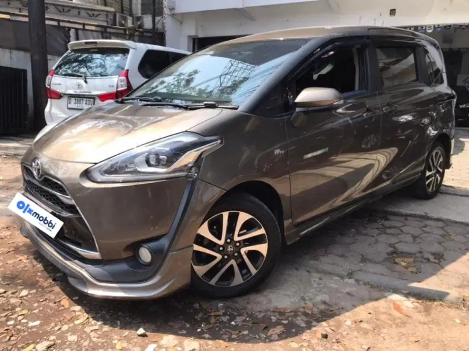 Toyota Sienta 1.5 Q Bensin-AT 2016