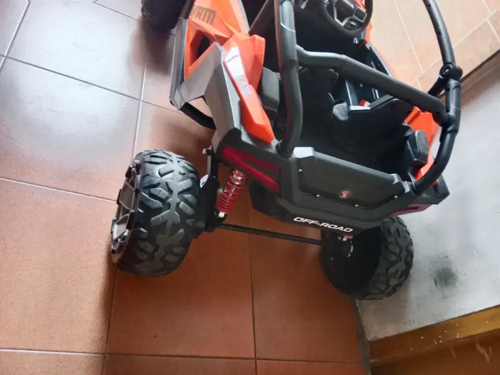 mobilan aki dan ada remotnya