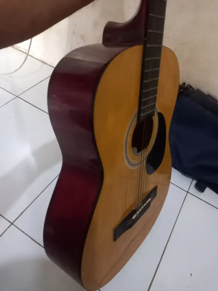 Gitar bekas masih bagus