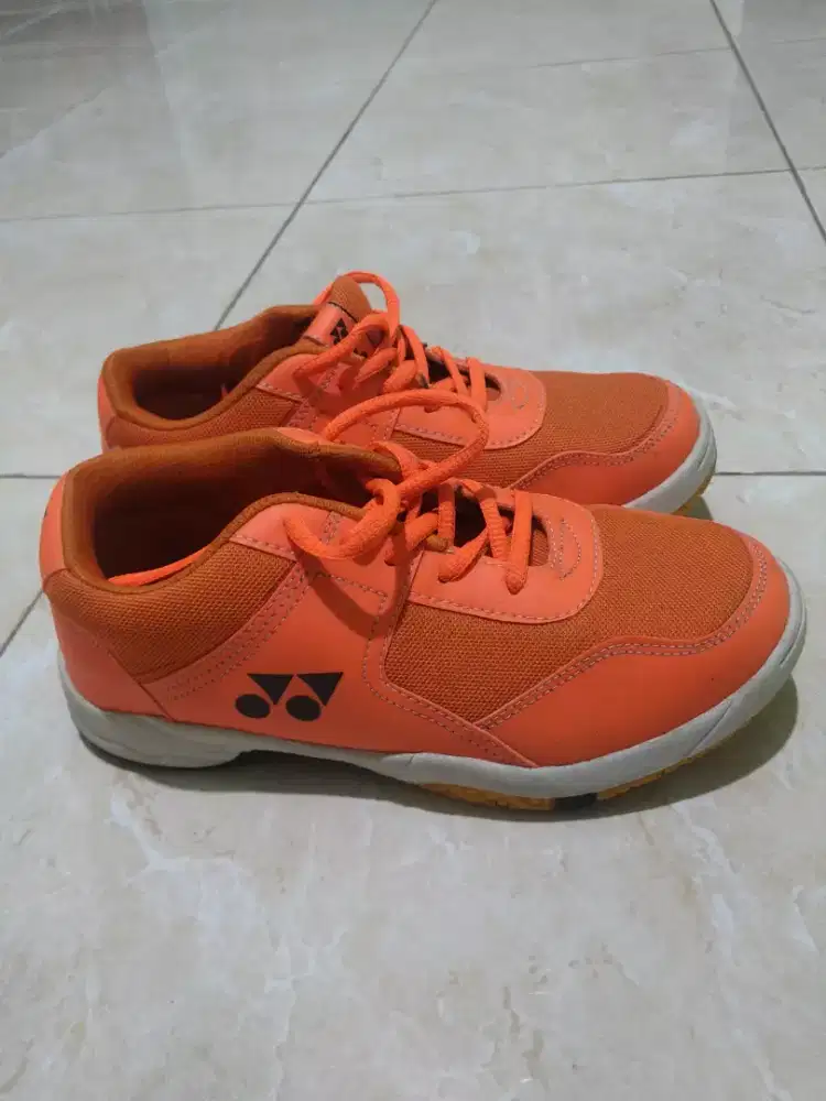 Sepatu Badminton Bulu Tangkis Yonex