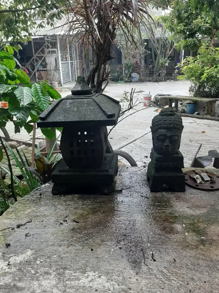 Ornamen penghias taman