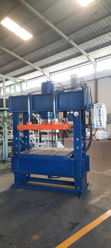 Mesin Press Hidrolik 70 Ton