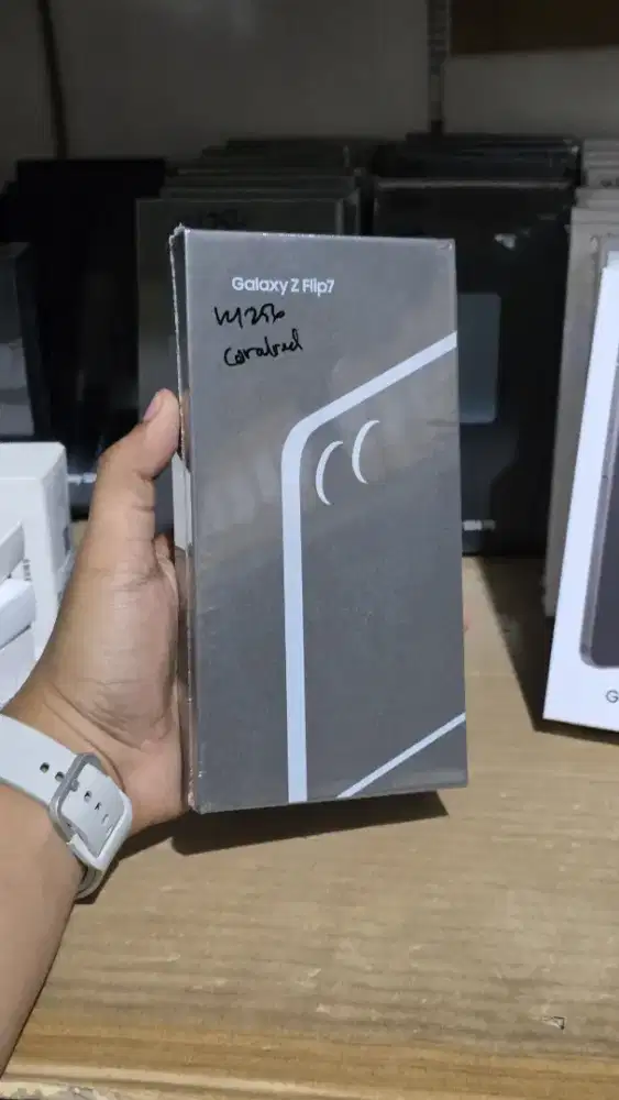 Samsung Galaxy ZFLIP 7 12/256