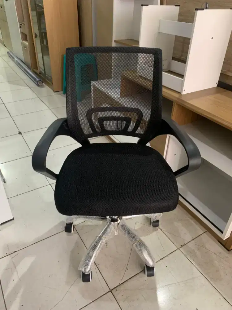 Kursi kantor siap antar