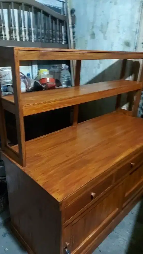Etalase kayu jati