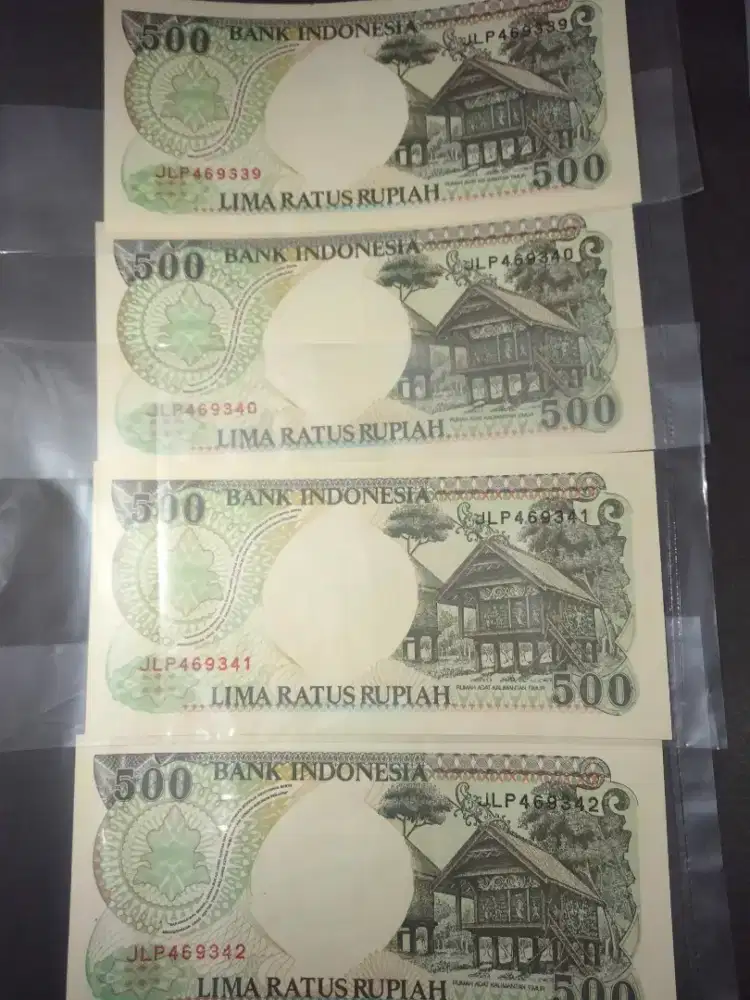 No seri ber urut 500 monyet