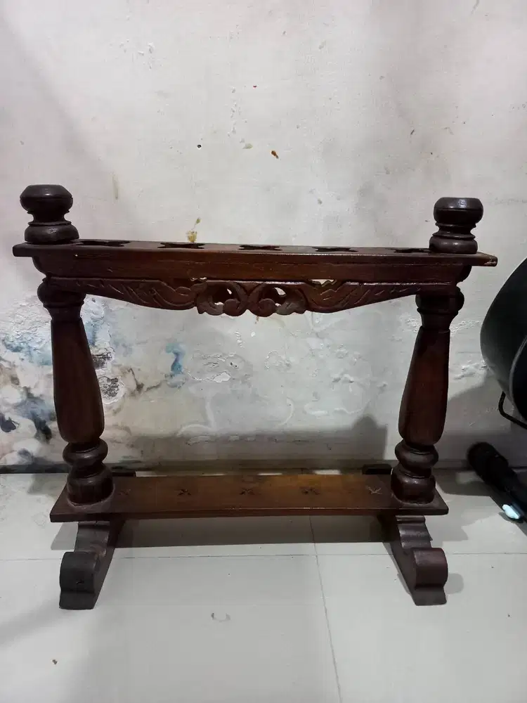 Jagrak Keris Ukir isi 4 Jati