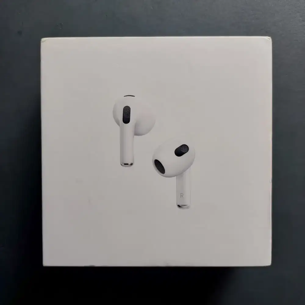 AIRPODS GEN 3 WITH MAGSAFE CHARGING CASE GARANSI INTER