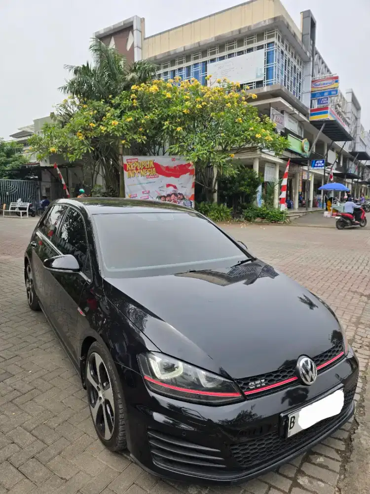 (Low KM ) Golf GTI MK7 2014