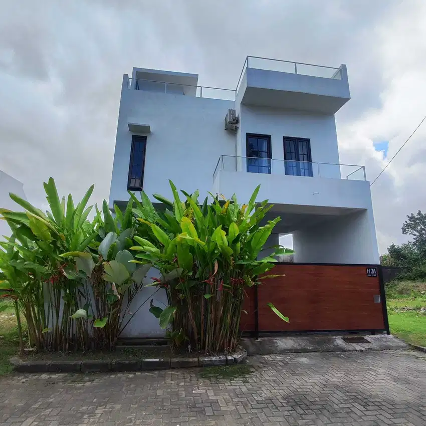 Dijual Rumah Modern 3 Lantai di Perum Uma d Ume - Ungasan.