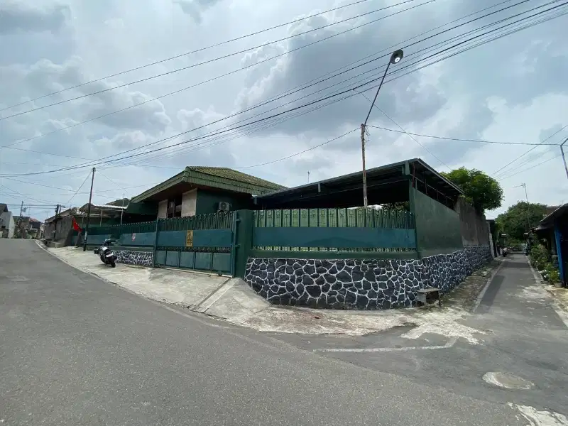 Rumah murah lahan luas di pajang  bonus furnish