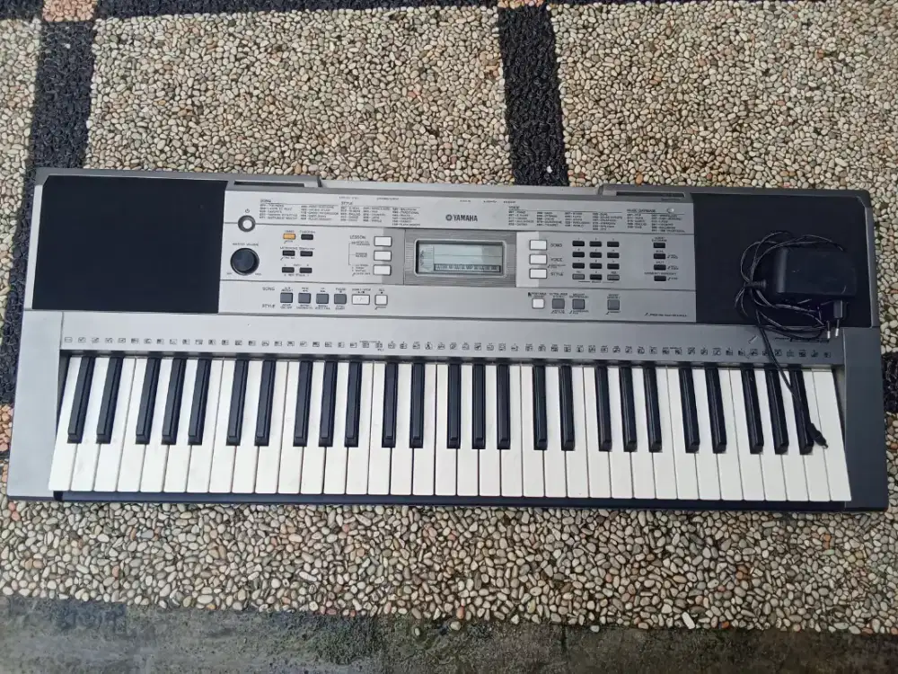 Keyboard organ piano Yamaha psr e353