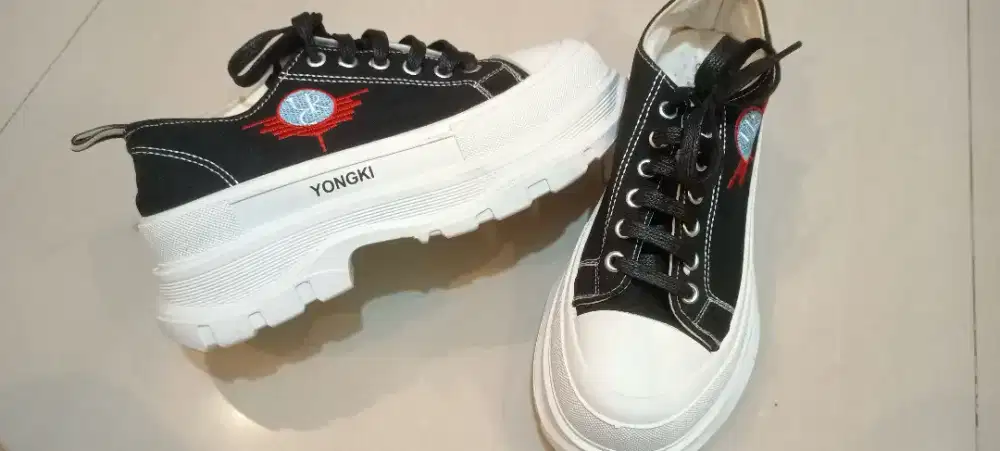 JUAL sepatu modis cewek sneakers yongki komaladi sol tinggi rata.uk 39