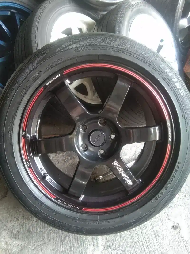 Velg Rays TE37 R18×8,5jj et 42+ban (5×114)
