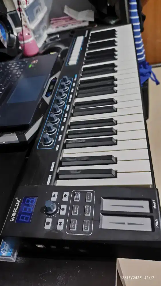 Midi controlee worlde