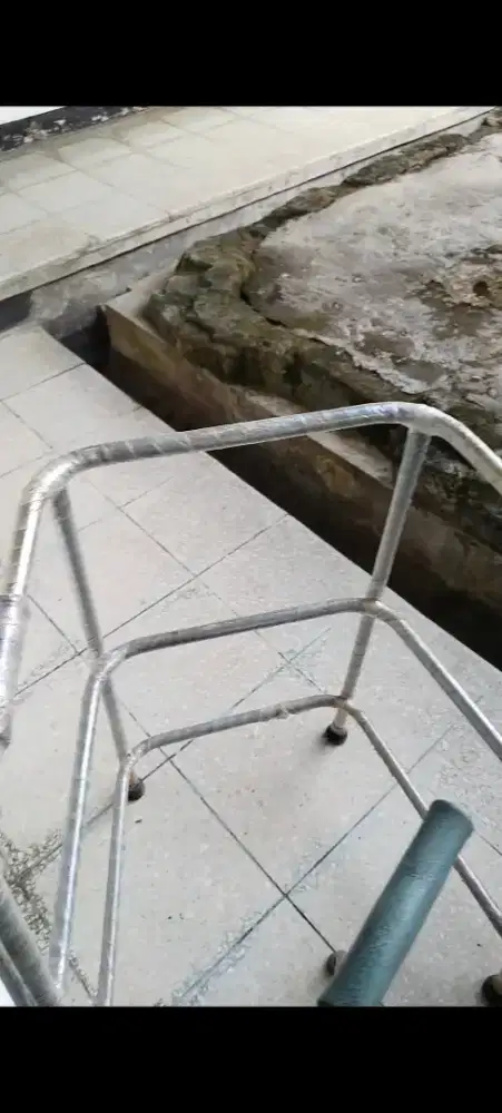 Alkes dan tongkat terapi