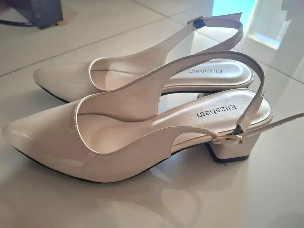 Sepatu Elizabeth