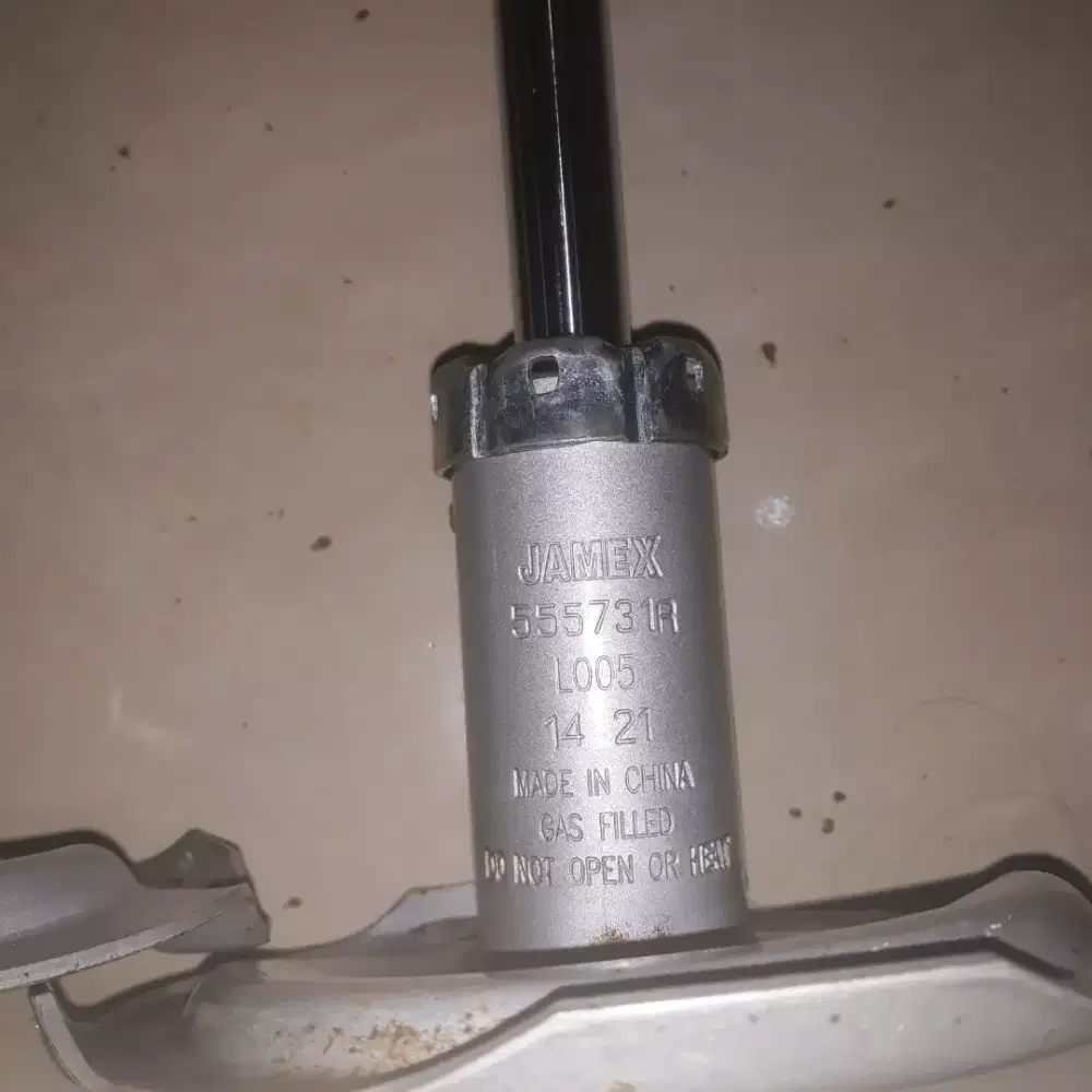 Shock depan avz xenia old