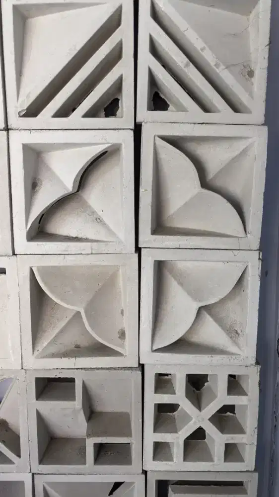 ROSTER BETON MINIMALIS