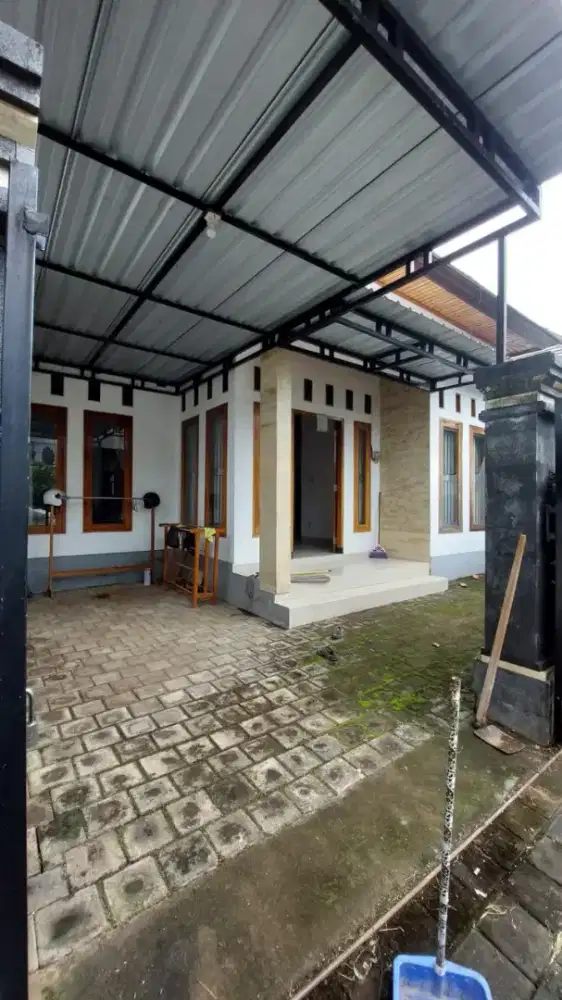 Rumah di sambangan singaraja dekat sekolah