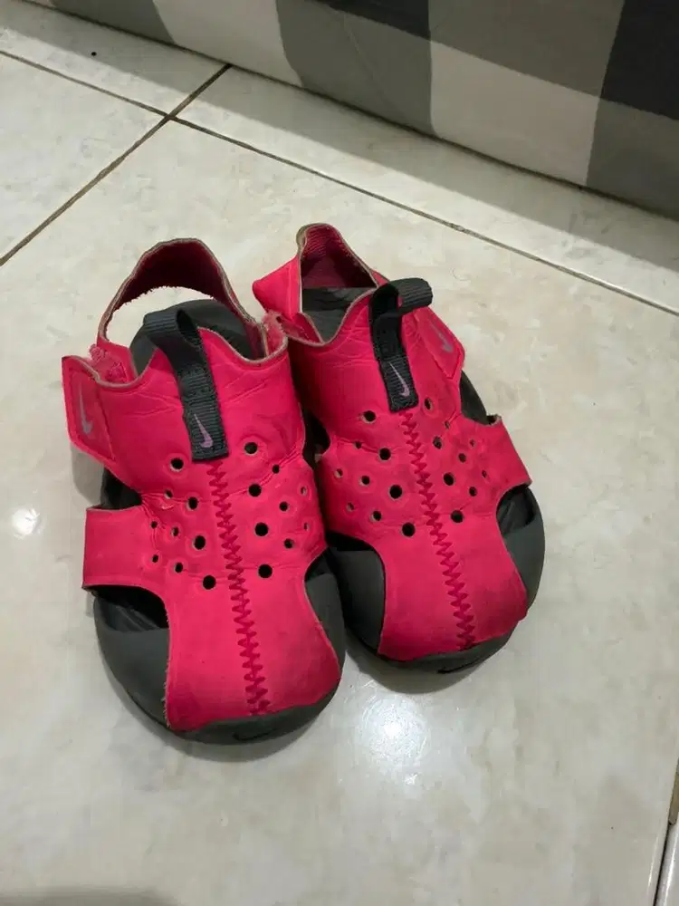 sepatu anak nike