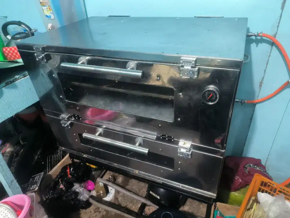 Oven Gas Atas Bawah 2 tray 3 deck