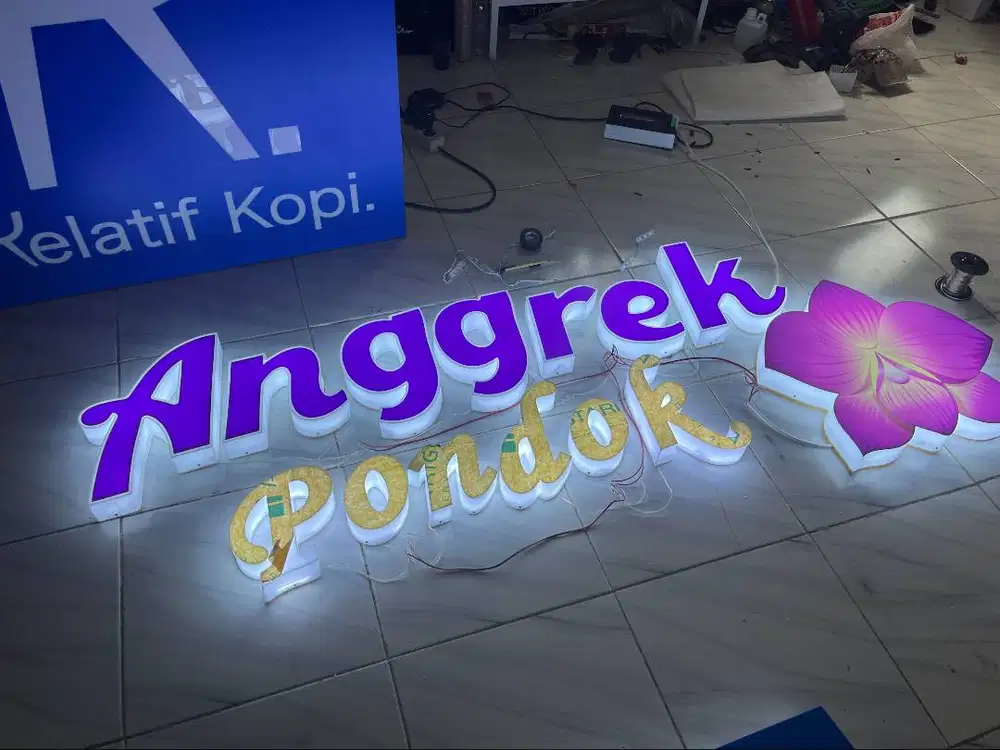 Signage Huruf Timbul/ Papan Nama Toko/ Neon Box Bulat Akrilik