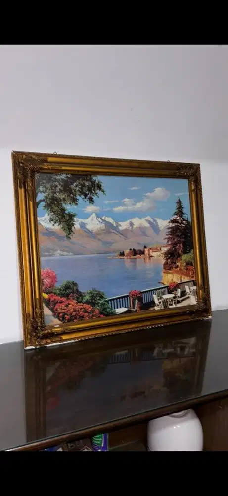 Hiasan tembok gambar realistik