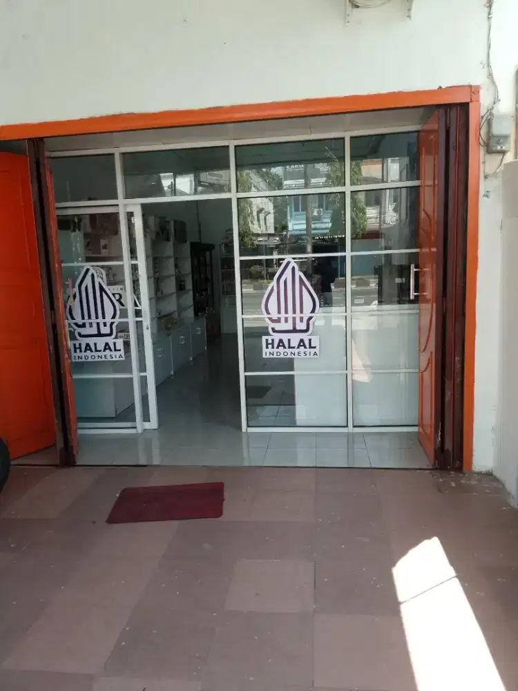 Pintu sekat partisi kaca