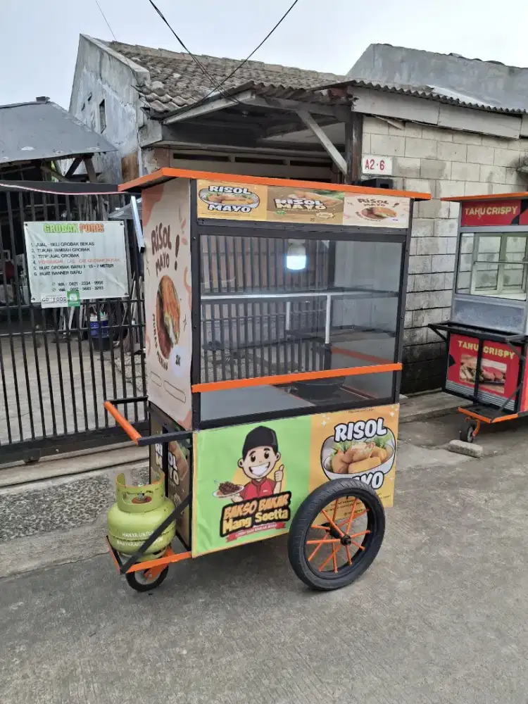 gerobak gorengan/ risol/ sempol/ DLL