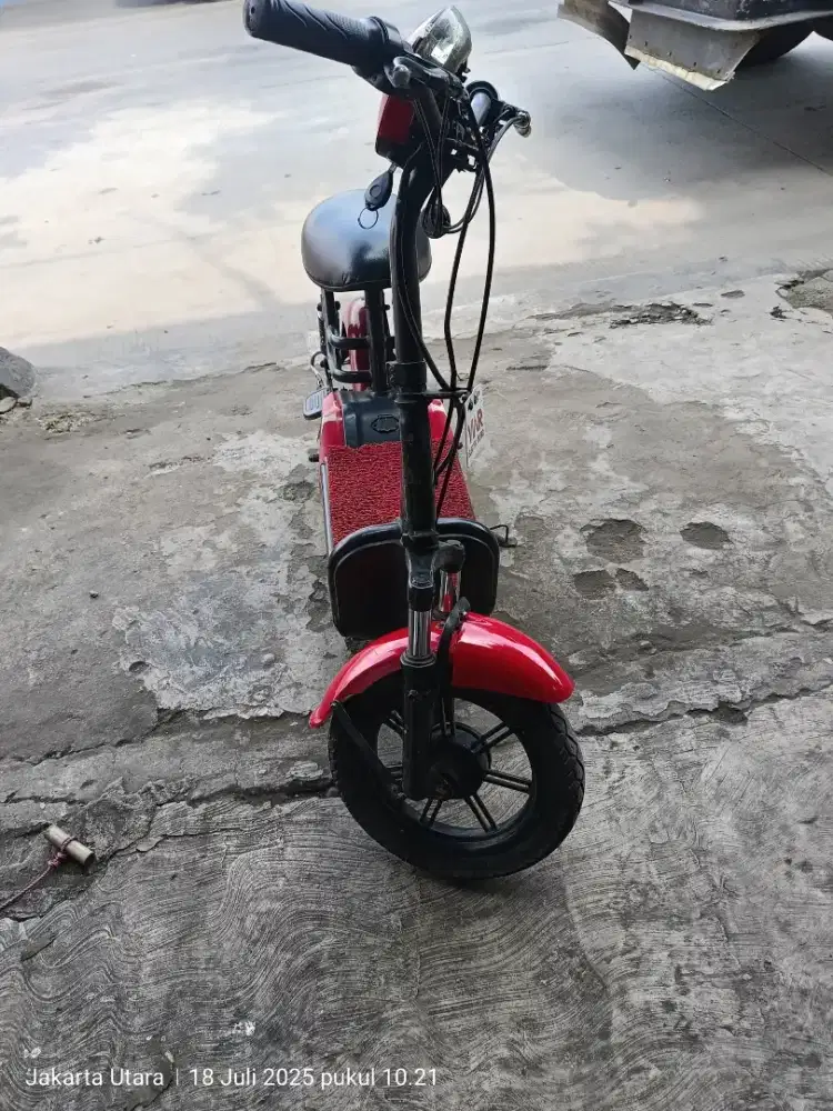 Sepeda listrik merk VIAR