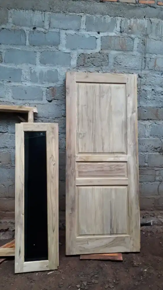 Jual daun pintu bahan kayu mahoni dan jati bisa costum