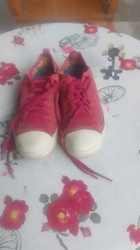 Sepatu size 38 brand hus pupies