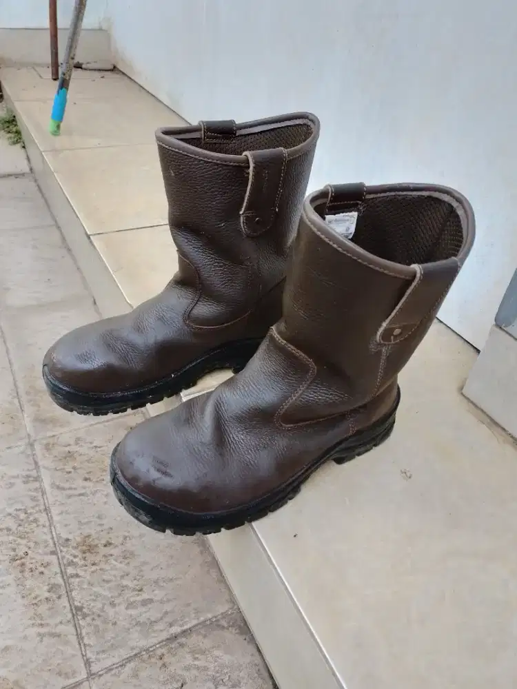 Safety Shoes Krusher, siźe 42