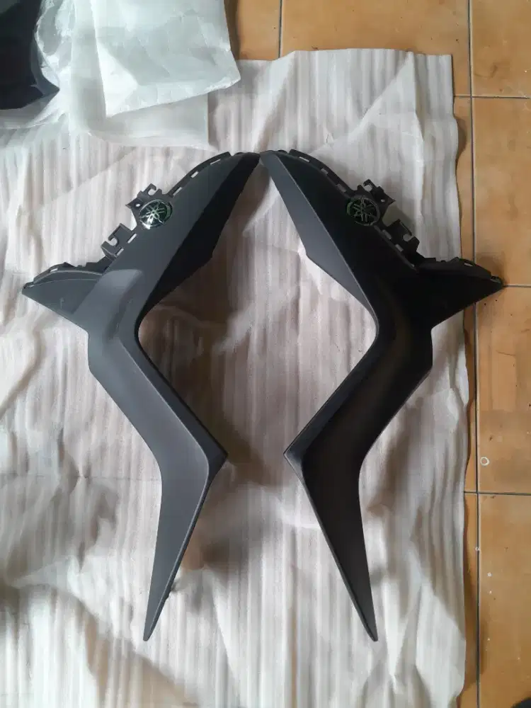 Cover Front Under Bodi Depan Bawah XMAX250 Hitam Doff Original