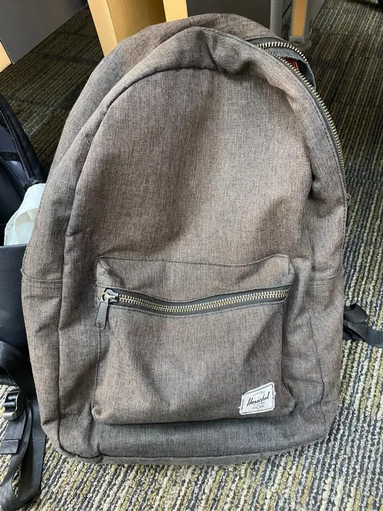 Ransel Herschel Classic Backpack Well Used