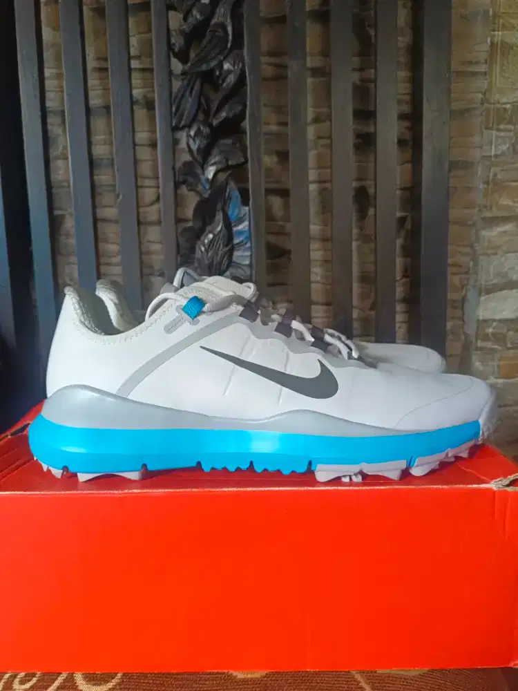 Sepatu Golf Nike