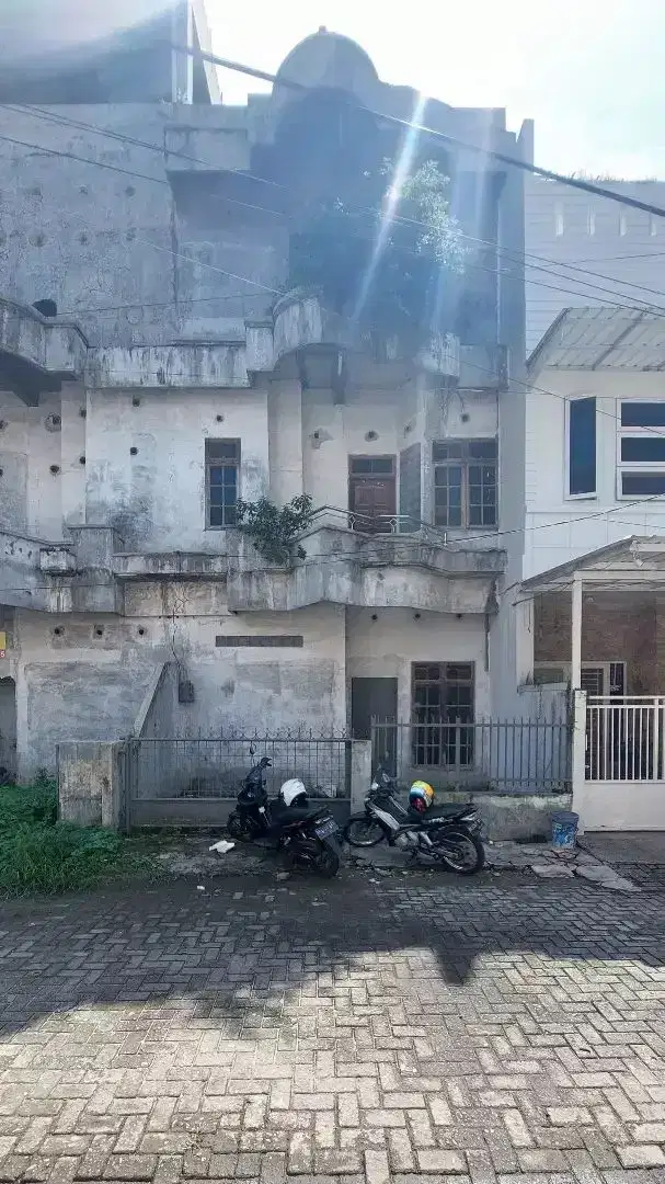 Jual rumah daerah Yos Sudarso komplek Celinci Indah, dekat Bilal.