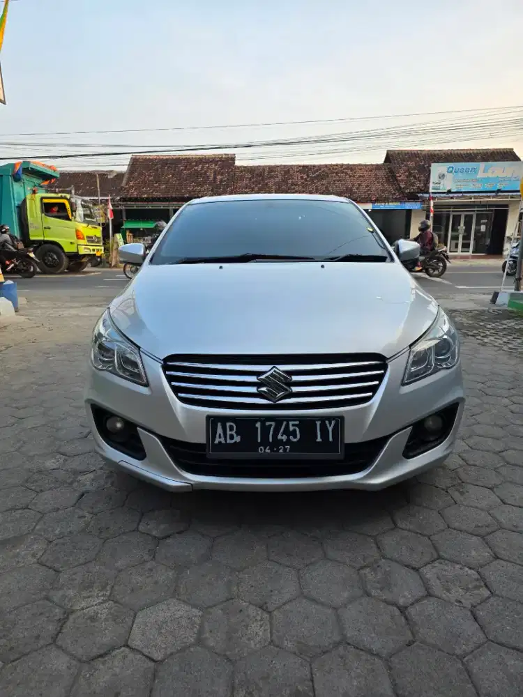 Suzuki sedan ciaz matic tahun 2017