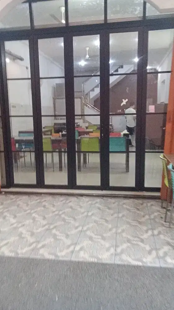 Pintu lipat kaca partisi kaca