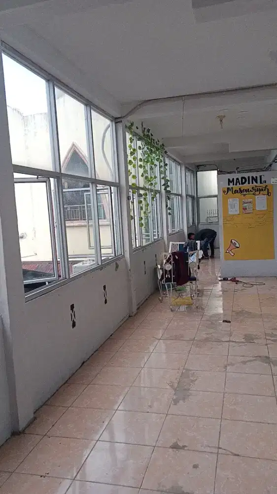 Jendela kaca tahan air