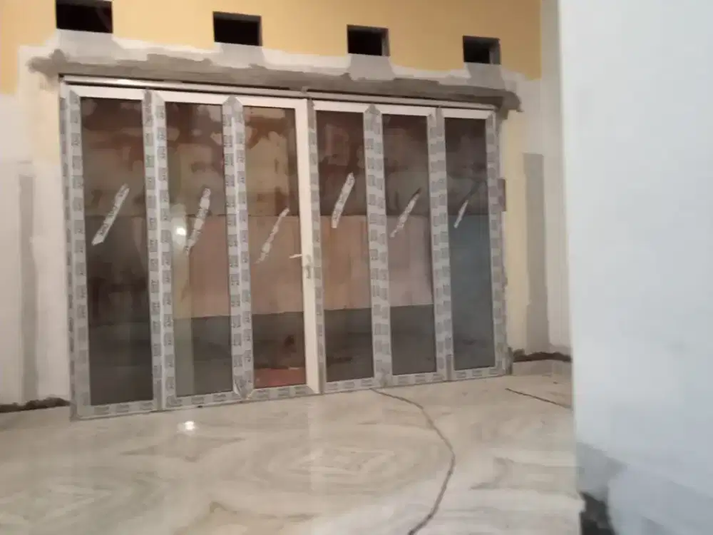 Pintu lipat sekat partisi kaca
