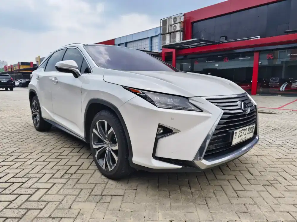 LEXUS RX300T LUXURY AT 2020 FACELIFT WHITE ON BLACK SUPER CONDITION