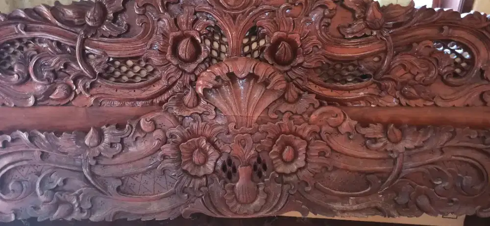 Dipan ukir kayu jati