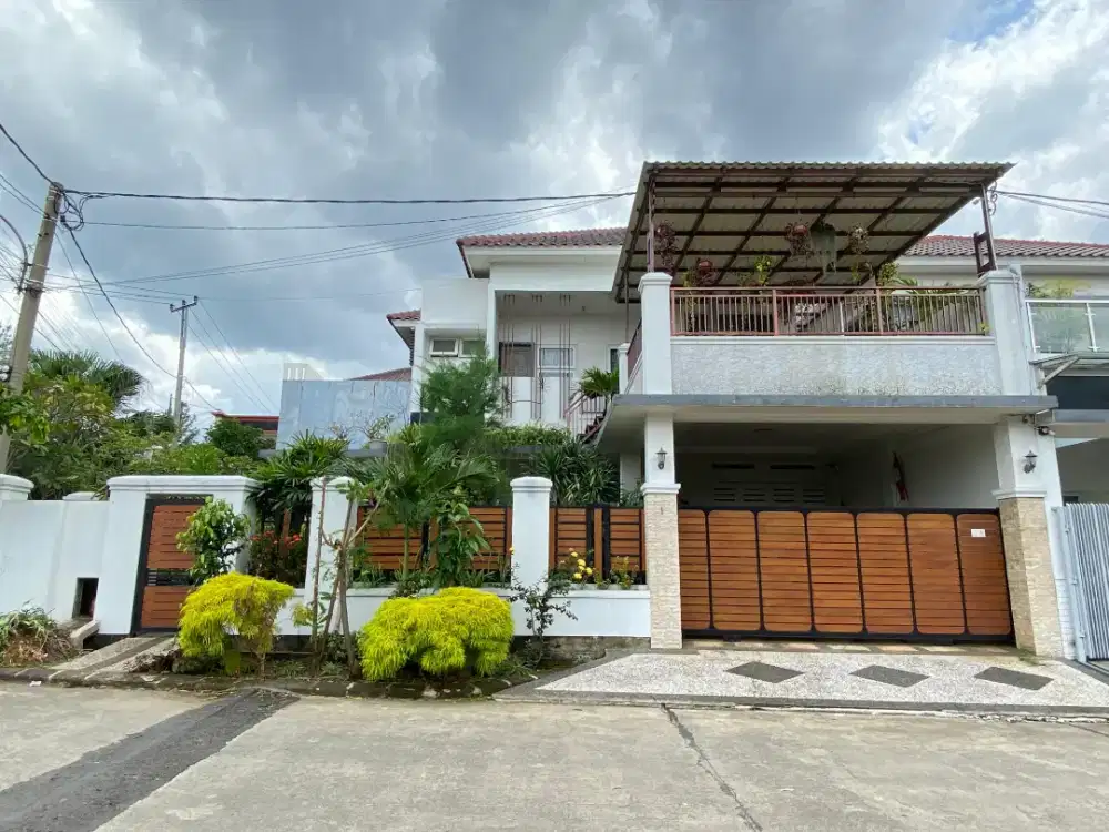 DIJUAL RUMAH MEWAH 2 LANTAI FULL FURNISHED DI JANTUNG KOTA BOGOR