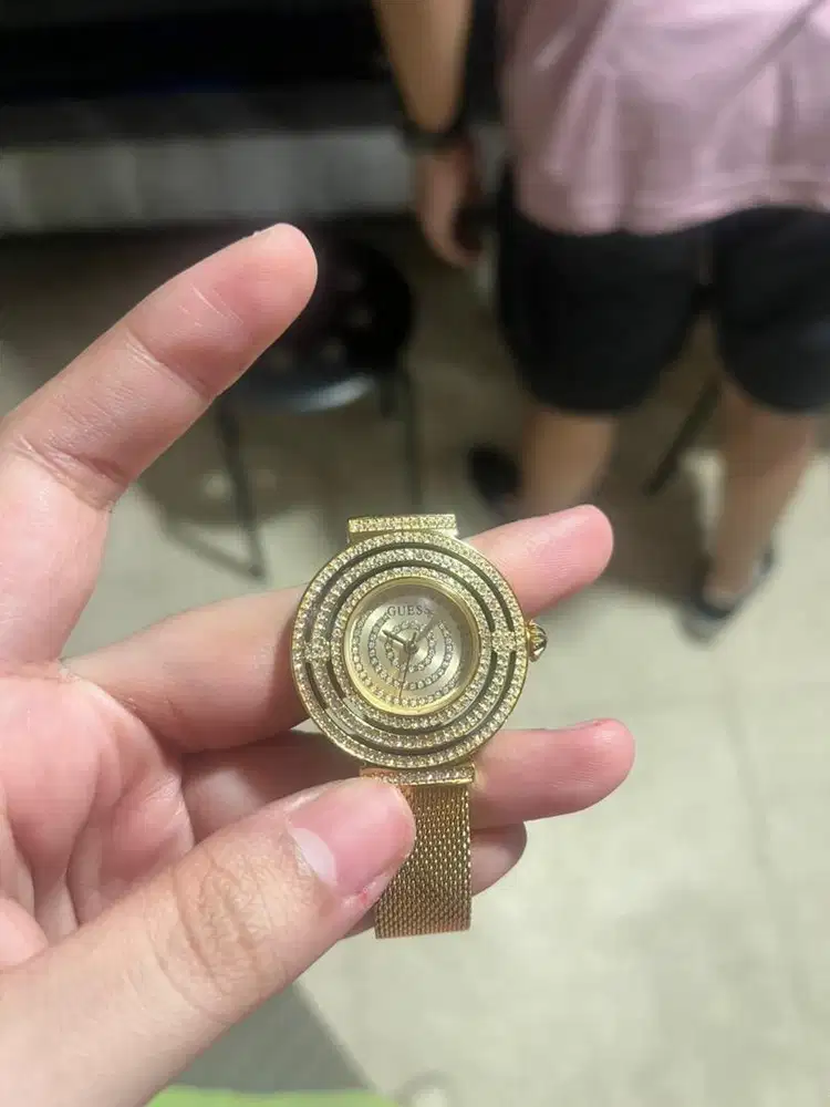 Jual Cepat! Jam Tangan Wanita Guess Gold