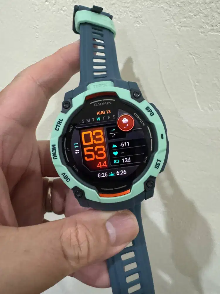 Garmin Instinct 3 Amoled 50 mm LIMITED EDITION
