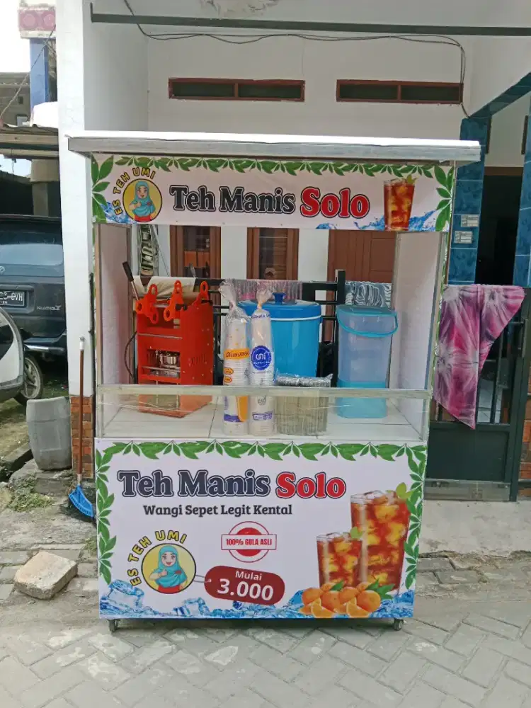 Gerobak teh solo siap jualan