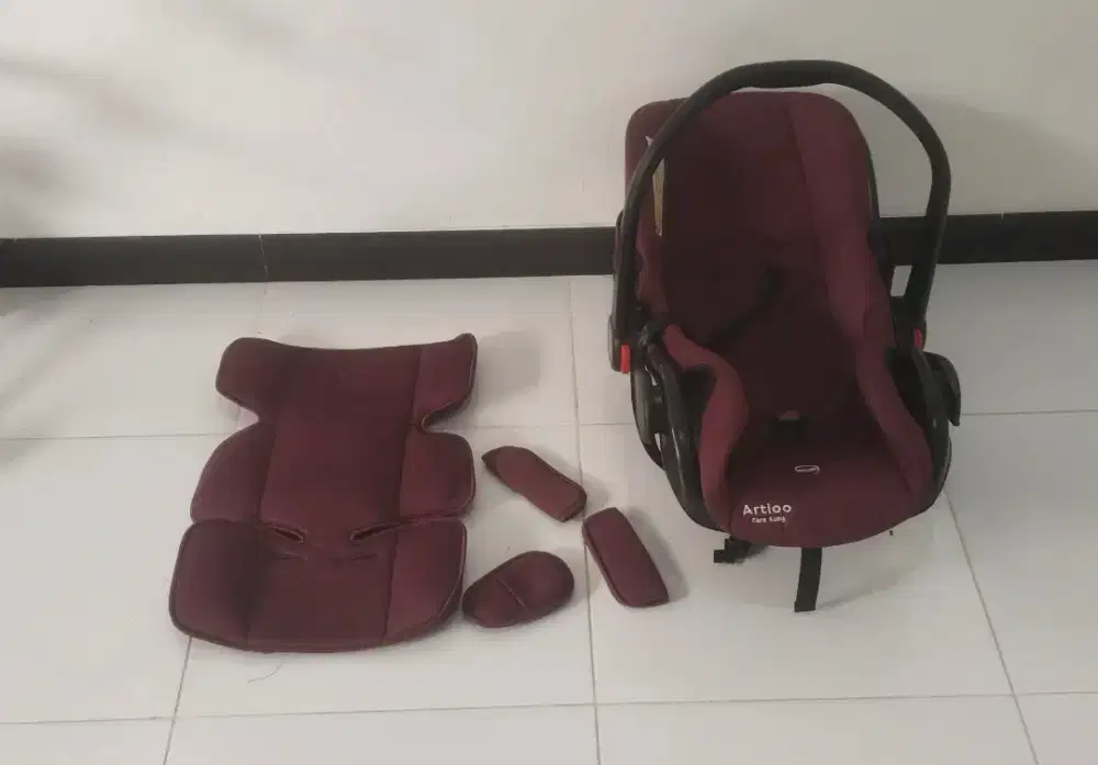 Carseat bayi merk artioo